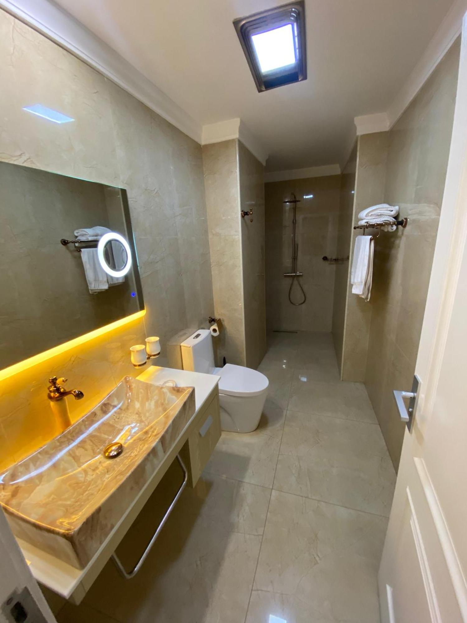 Hotel Brais Durrës Kültér fotó