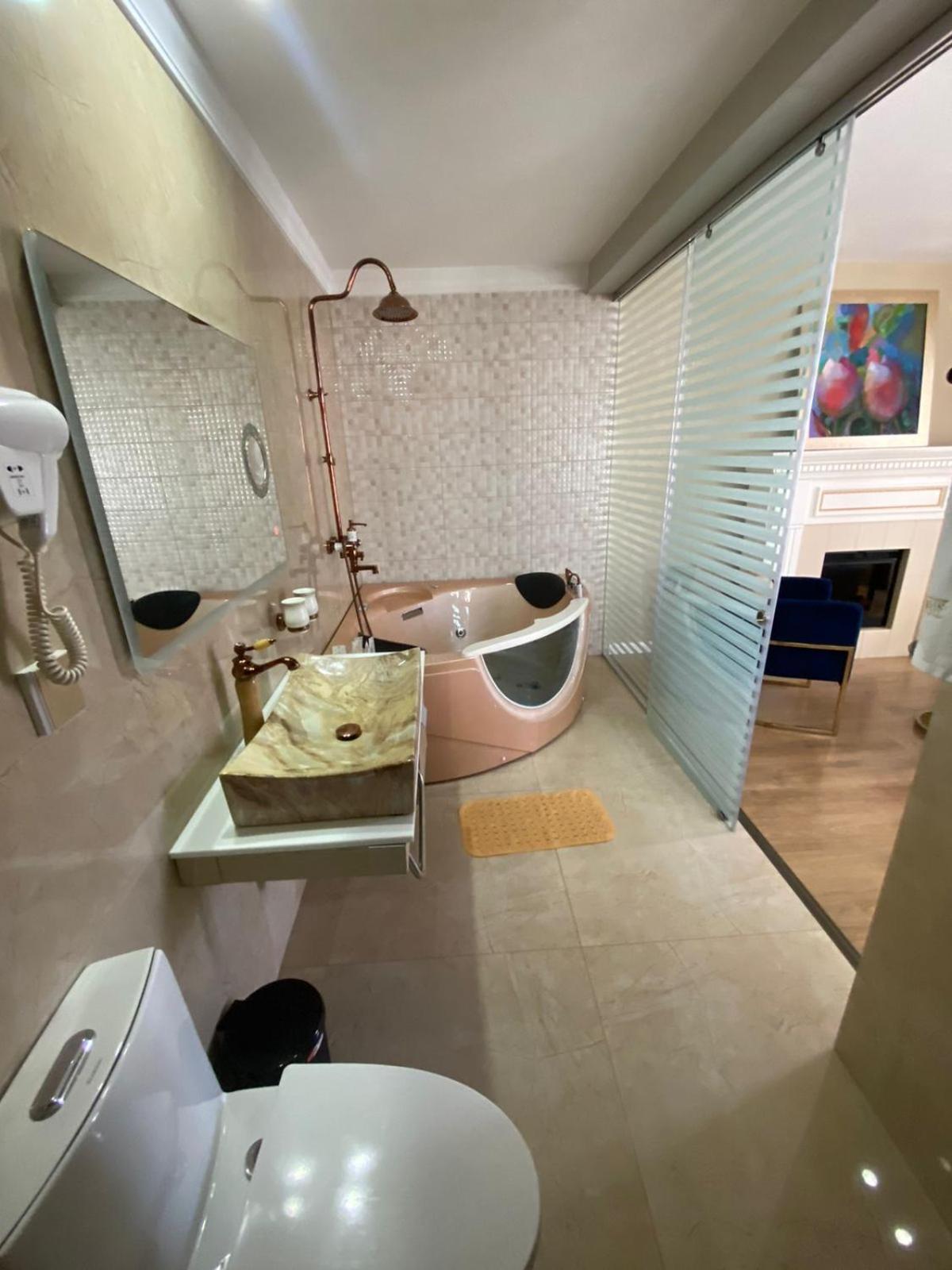 Hotel Brais Durrës Kültér fotó