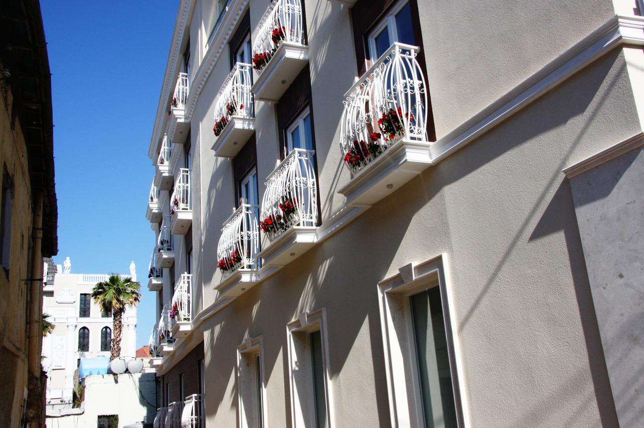 Hotel Brais Durrës Kültér fotó