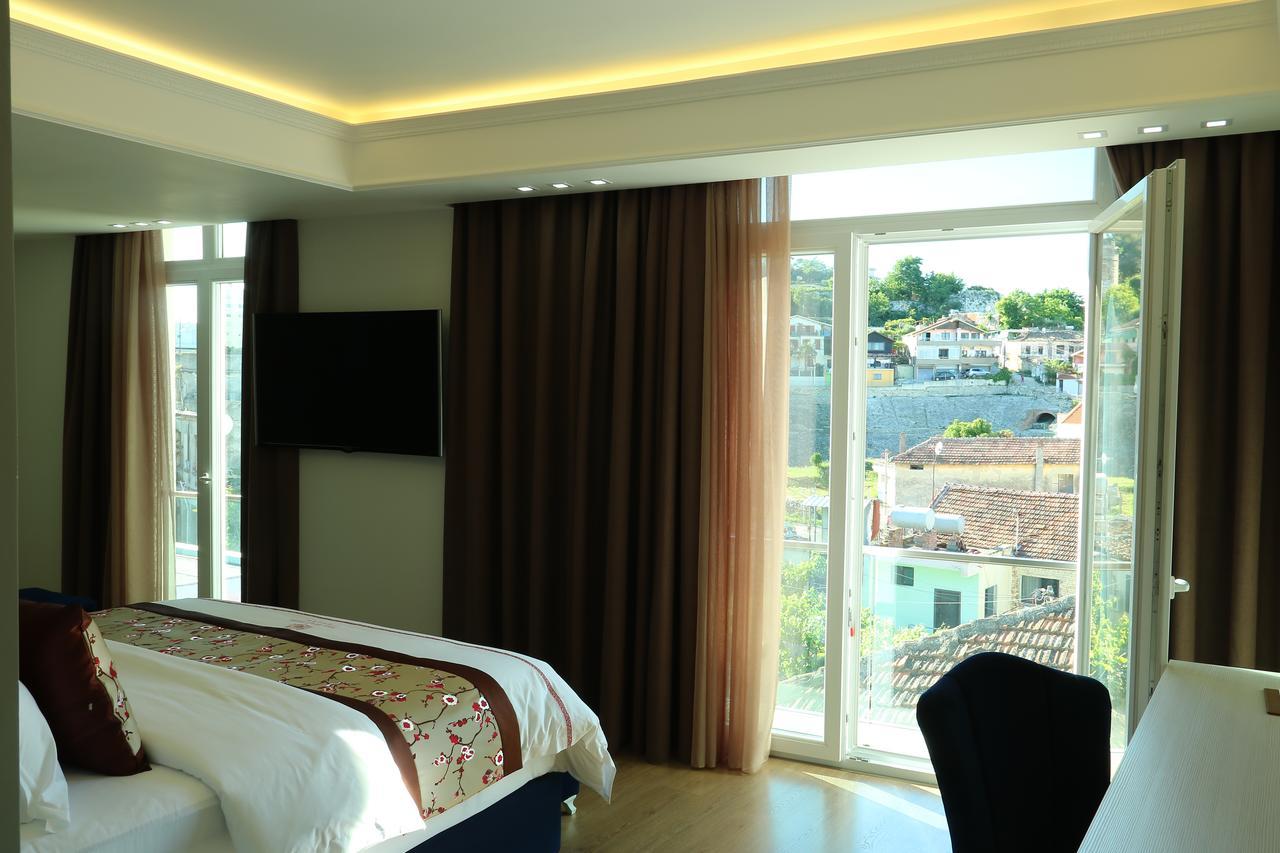 Hotel Brais Durrës Kültér fotó