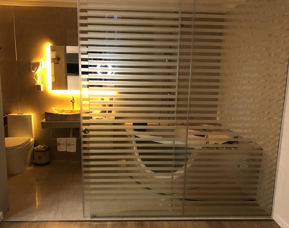 Hotel Brais Durrës Kültér fotó